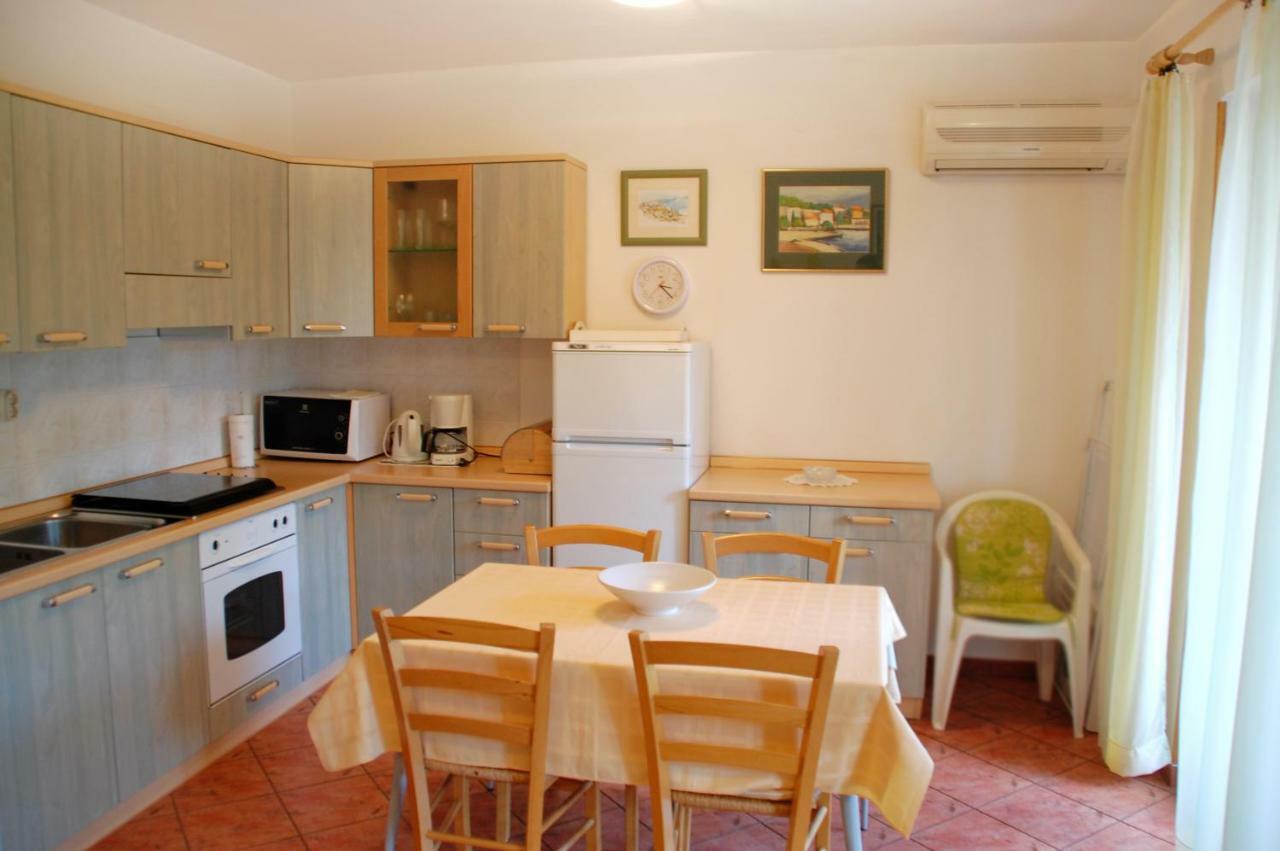Apartment Branko Ičići Buitenkant foto